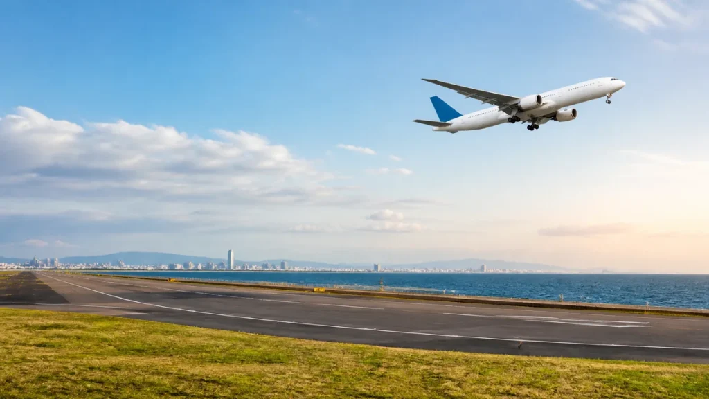 大阪発の航空券セールまとめ｜行き先・価格・搭乗期間を比較【2026年8月版】